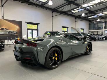 Ferrari SF90 Spider — photo 10
