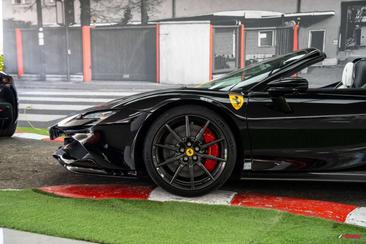 Ferrari SF90 Spider — photo 5