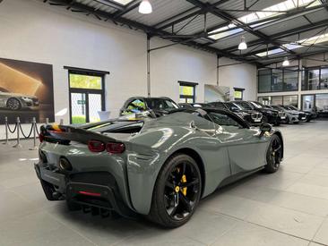 Ferrari SF90 Spider — photo 11