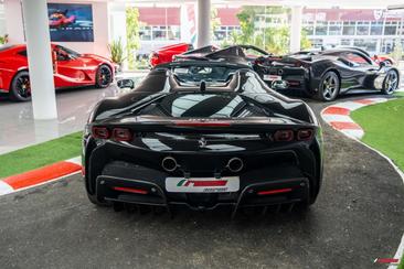 Ferrari SF90 Spider — photo 8