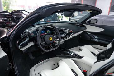 Ferrari SF90 Spider — photo 12