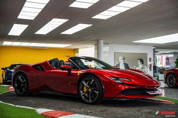 Ferrari SF90 Spider — photo 3