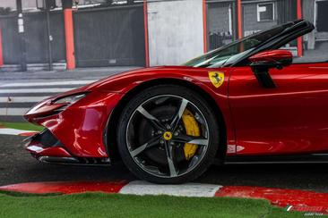Ferrari SF90 Spider — photo 5