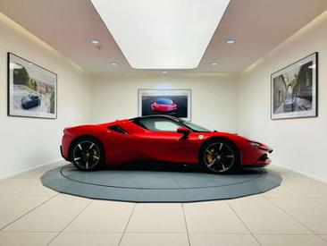 Ferrari SF90 Spider — photo 11