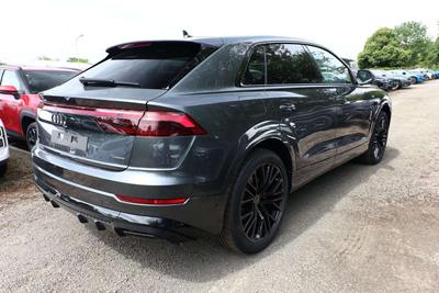 Audi Q8 S Line