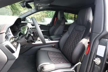 Audi Q8 S Line — photo 6