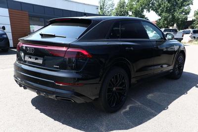 Audi Q8 S Line