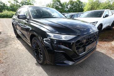 Audi Q8 S Line — photo 2