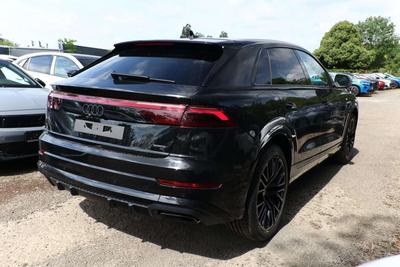Audi Q8 S Line