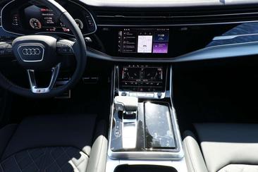 Audi Q8 S Line — photo 8