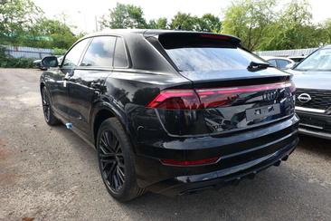 Audi Q8 S Line — photo 4