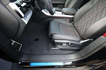 Audi Q8 S Line — photo 13