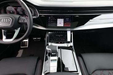 Audi Q8 S Line — photo 8