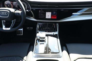 Audi Q8 S Line — photo 8