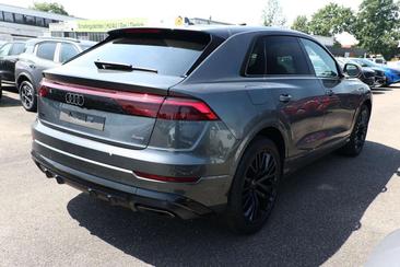 Audi Q8 S Line — photo 3
