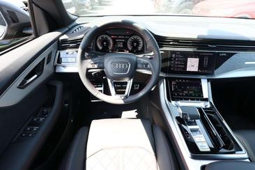 Audi Q8 S Line — photo 7