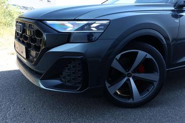 Audi Q8 S Line — photo 5