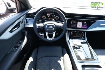 Audi Q8 S Line — photo 5