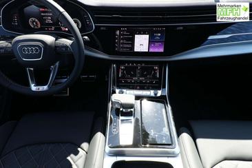 Audi Q8 S Line — photo 6