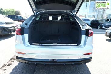 Audi Q8 S Line — photo 9