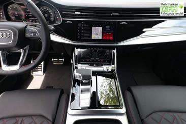 Audi Q8 S Line — photo 6
