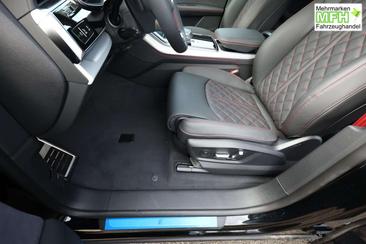 Audi Q8 S Line — photo 9