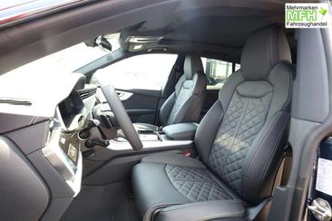 Audi Q8 S Line — photo 4