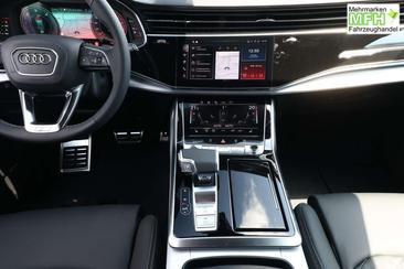 Audi Q8 S Line — photo 6