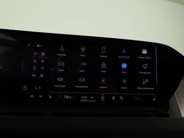 Audi SQ6 E-tron — photo 12