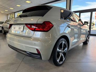 Audi A1 Advanced 30 TFSI — photo 3