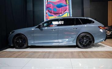 BMW M5 Touring — photo 11