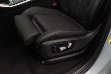BMW X5 XDrive50e — photo 12