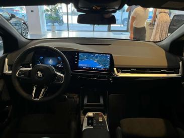 BMW 218i Active Tourer M Sport — photo 6