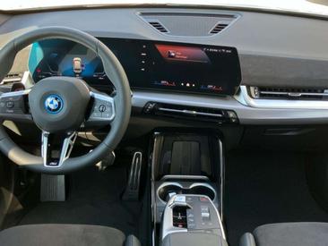 BMW IX1 EDrive20 — photo 7