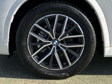 BMW IX1 EDrive20 — photo 11