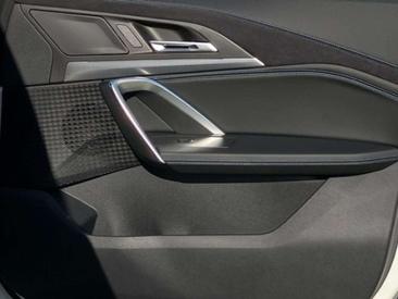 BMW IX1 EDrive20 — photo 15