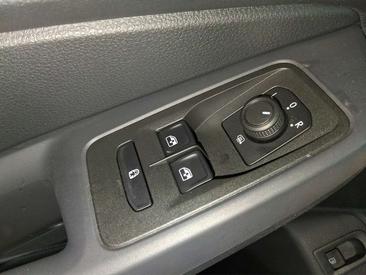 Volkswagen Caddy Maxi EHybrid — photo 12
