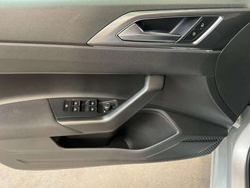Volkswagen Polo Style — photo 9
