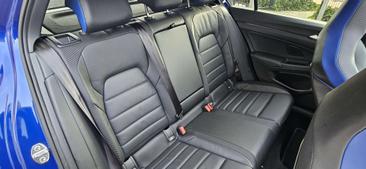 Volkswagen Golf R — photo 9