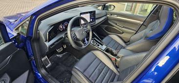 Volkswagen Golf R — photo 13