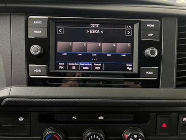 Volkswagen Transporter — photo 13