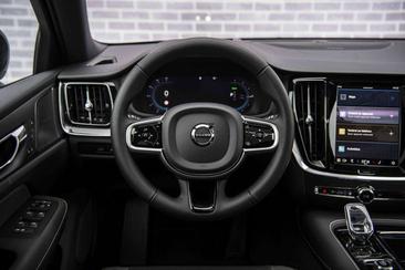 Volvo V60 T6 Recharge — photo 3