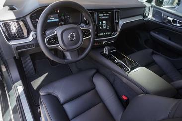 Volvo V60 T8 Recharge Plus — photo 12