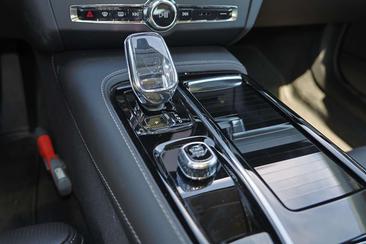 Volvo V90 T8 Recharge — photo 10