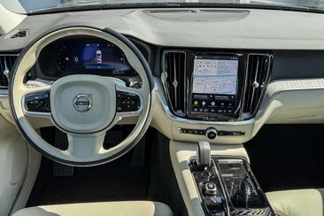 Volvo V60 T8 Recharge Plus — photo 12