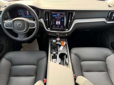 Volvo V60 B4 Core — photo 4