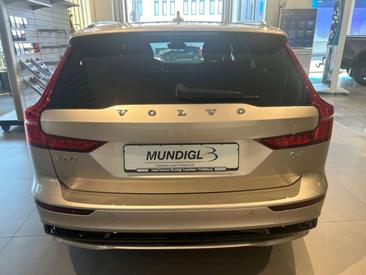 Volvo V60 B4 Plus — photo 5