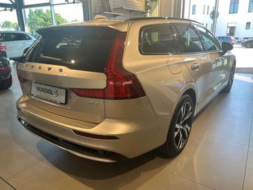 Volvo V60 B4 Plus — photo 6