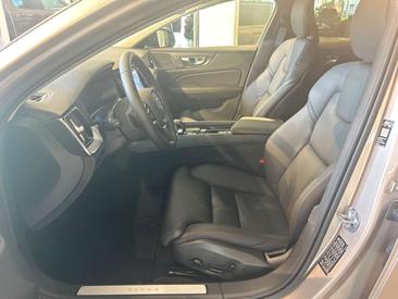 Volvo V60 B4 Plus — photo 7