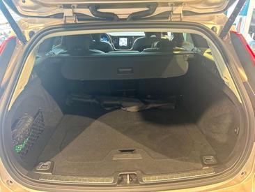 Volvo V60 B4 Plus — photo 15